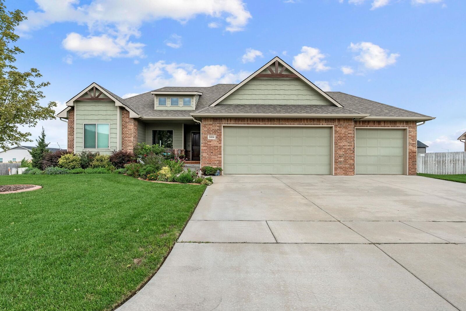Property Photo: 2416 S Monument St KS 67235