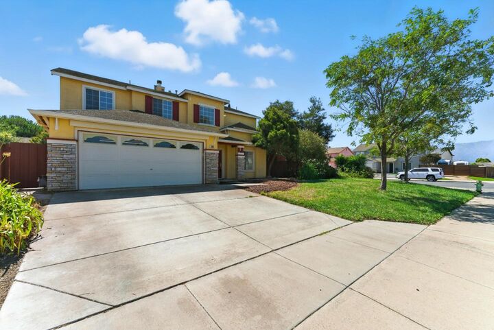 Property Photo:  800 Gonzales Circle  CA 93926 