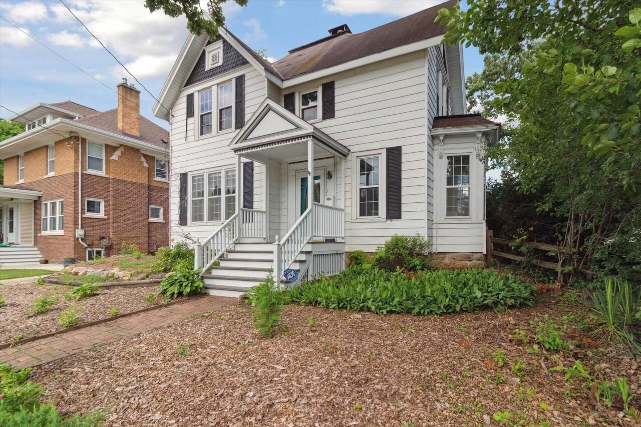 Property Photo:  133 South Monroe Street  WI 53589 