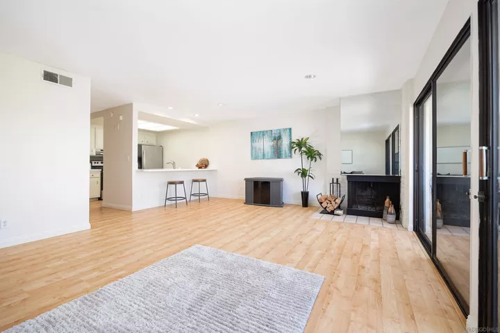 Property Photo: 2503 Navarra Dr 105 CA 92009