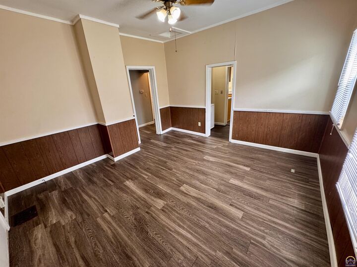 Property Photo: 200 SW Orchard St KS 66606