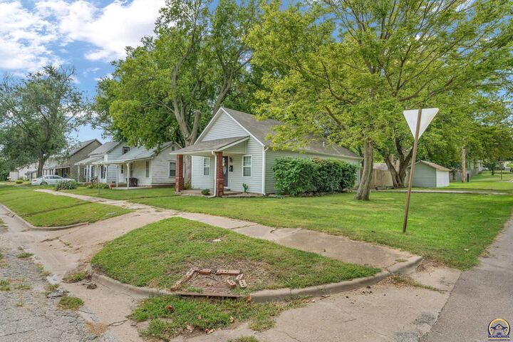 115 Chestnut St  Wamego KS 66547 photo