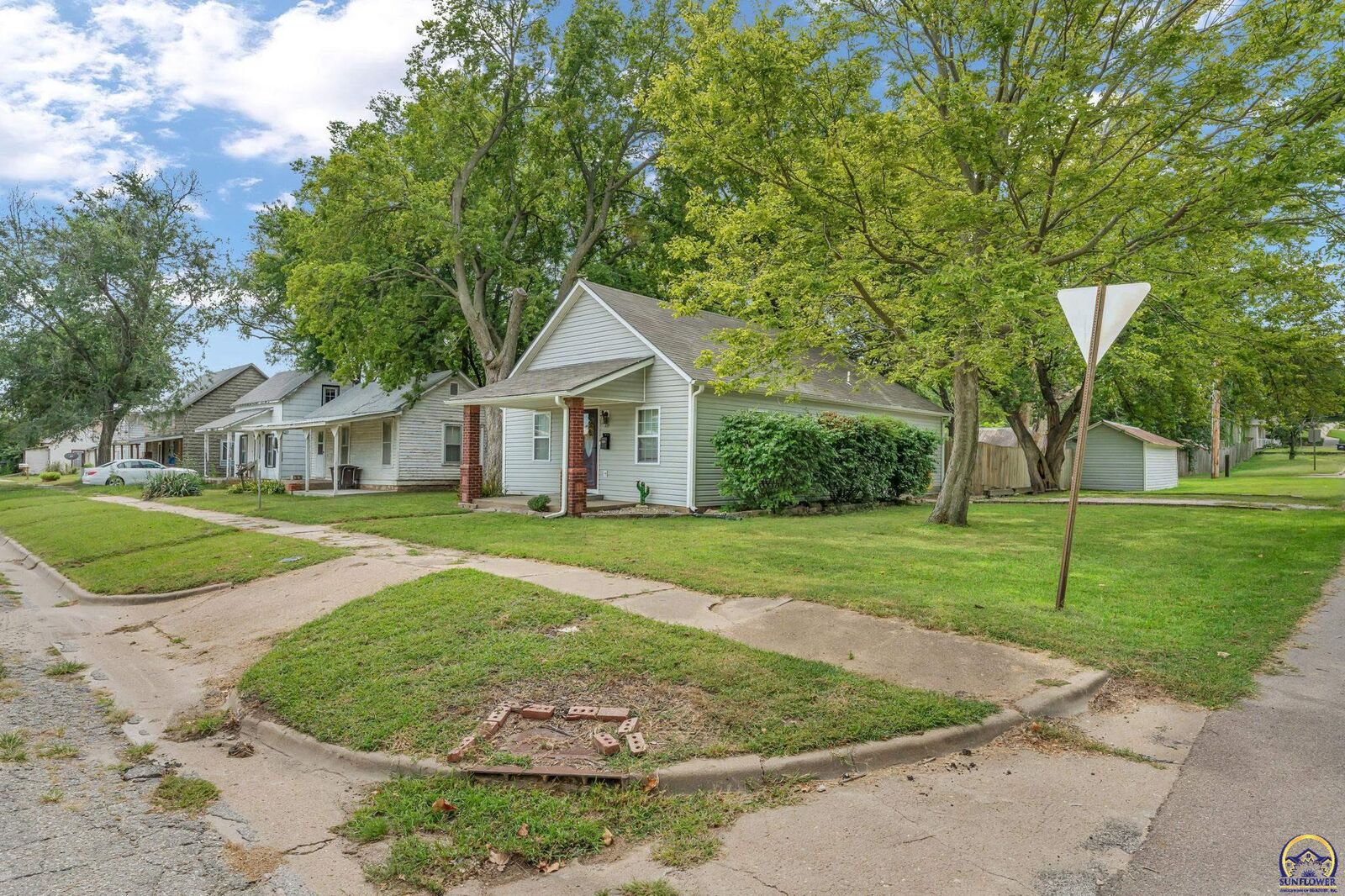 Property Photo: 115 Chestnut St KS 66547