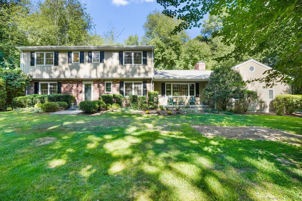 Property Photo:  545 Surrey Lane  CT 06824 