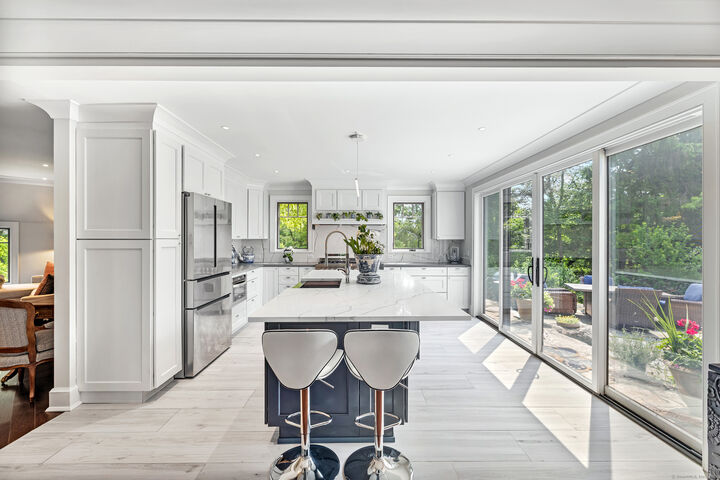 Property Photo:  179 Compo Road South  CT 06880 