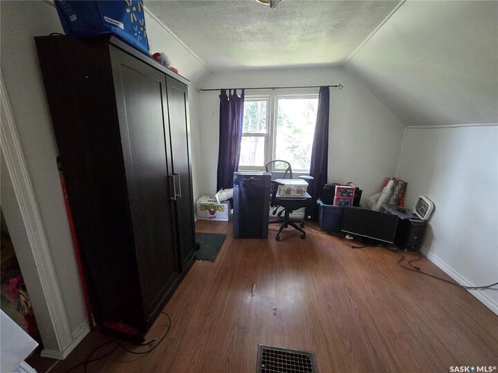 Property Photo: 428 7th Avenue NW SK S9H 0Z3