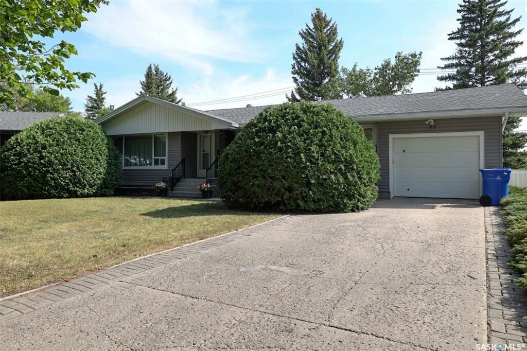 Property Photo:  37 Darke Crescent  SK S4S 2W5 
