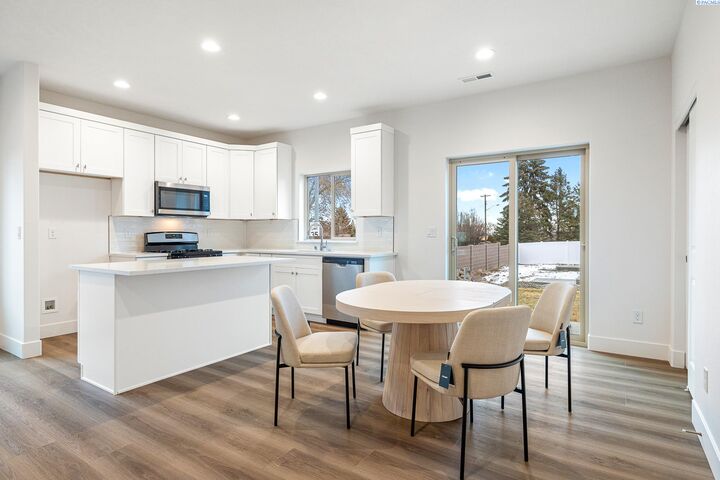 1009 S Underwood Pl  Kennewick WA 99337 photo