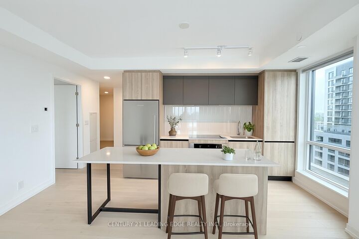 Property Photo: 8 Beverley Glen Boulevard 909 ON L4J 0L5