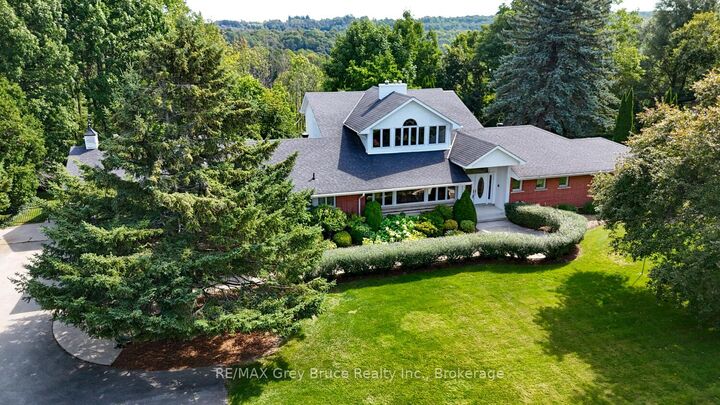 Property Photo:  525 4th Avenue W  ON N4K 4V3 