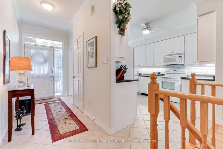 Property Photo:  174 Lindsay Street N 28J  ON K9V 0A3 