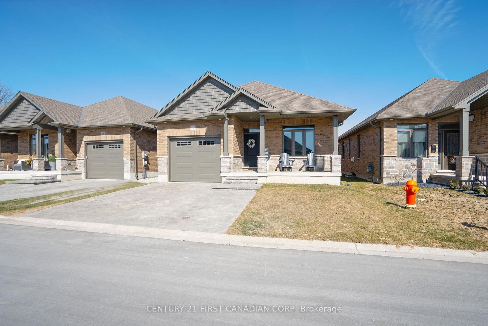 Property Photo:  159 Collins Way 19  ON N7G 0G8 