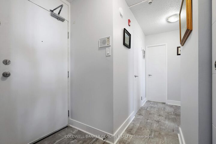 Photo de la propriété:  2020 Jasmine Crescent 614  ON K1J 8K5 