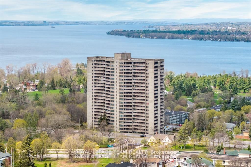 Property Photo:  415 Greenview Avenue 2004  ON K2B 8G5 