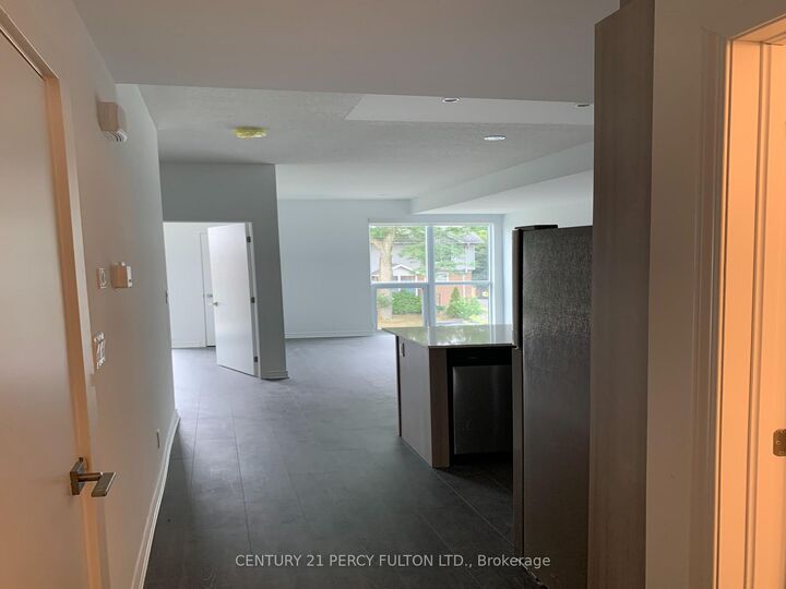 Photo de la propriété:  9B Falaise Road  ON M1E 3B6 