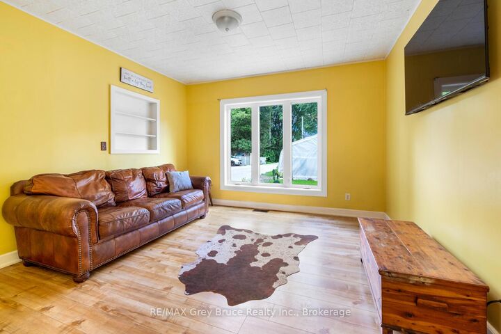 Property Photo:  243 Queen Street W  ON N0H 1P0 