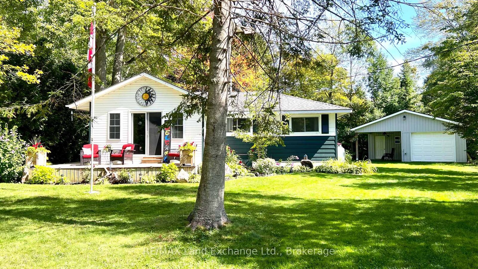 Property Photo:  702 Yosacha Place  ON N2Z 2X3 