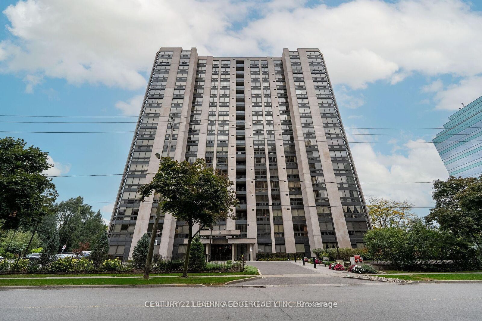 Property Photo:  5 Kenneth Avenue 705  ON M2N 6M7 