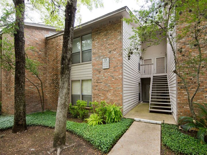 3839 Dry Creek Drive 220  Austin TX 78731 photo