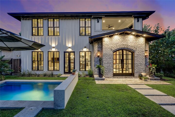 Property Photo: 901 Wayside Drive 1 TX 78703