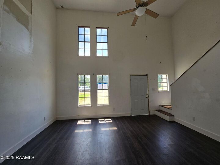 Property Photo: 2010 W Summers Drive LA 70510