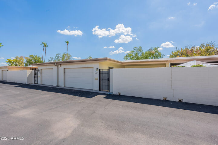 Property Photo: 10214 W Hutton Drive 36 AZ 85351