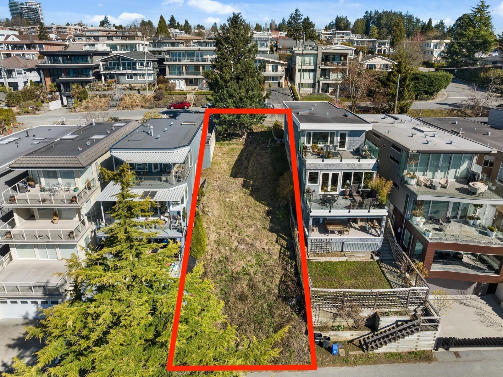 Property Photo:  15276 Columbia Avenue  BC V4B 1J6 