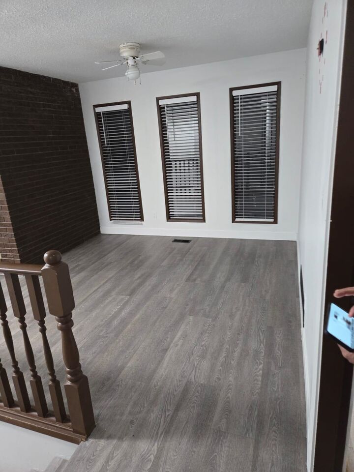 Property Photo:  31447 Winton Avenue  BC V2T 6L7 