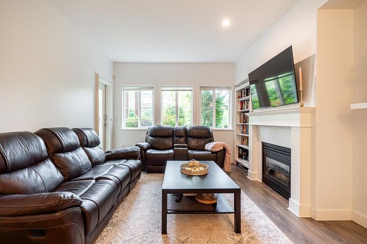 Property Photo:  1630 154 Street 102  BC V4A 9T3 