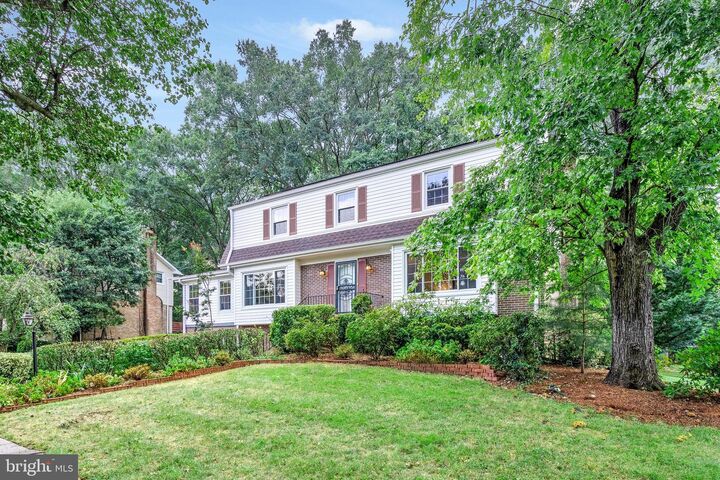 Property Photo:  8600 Gateshead Road  VA 22309 