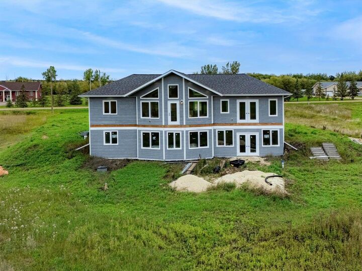 Property Photo: 624 Lockport Road MB R1A 3H7