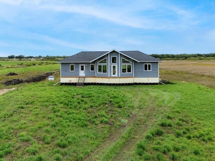 Property Photo:  624 Lockport Road  MB R1A 3H7 