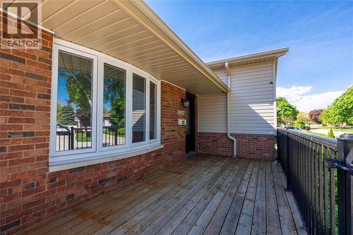 Property Photo: 1097 Salisbury Street ON N7S 3V6