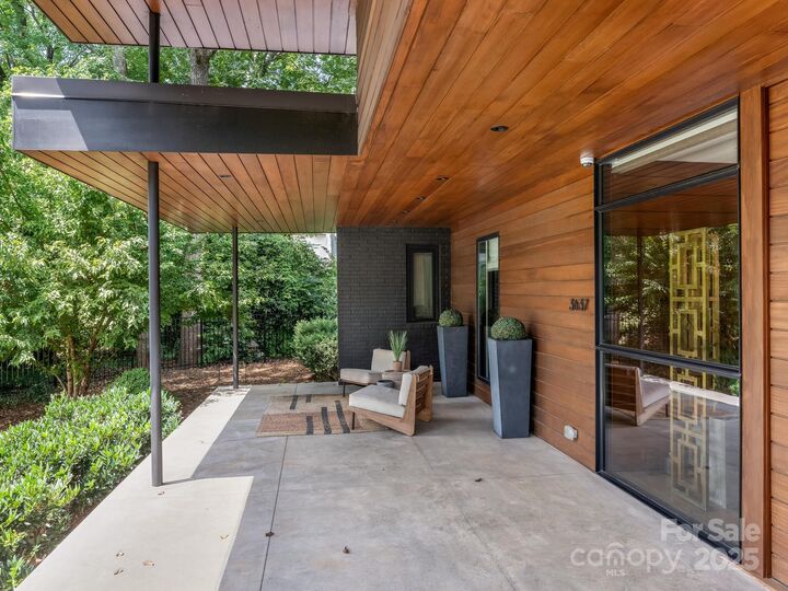 Property Photo: 3637 Pelham Lane NC 28211