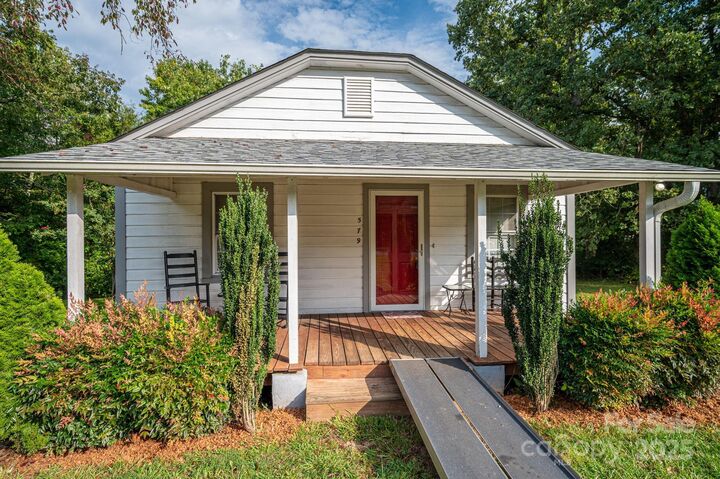 579 Hollis Road  Ellenboro NC 28040 photo