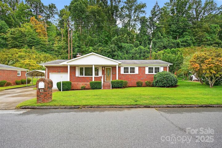 19 W Glenview Street  Marion NC 28752 photo