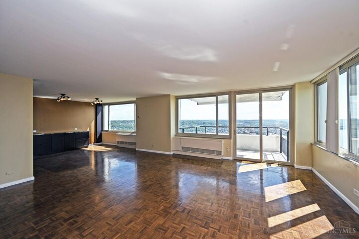 Property Photo: 2401 Ingleside Avenue OH 45206