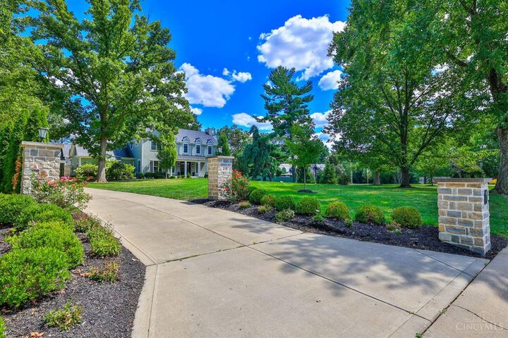 Property Photo: 216 Hilltop Lane OH 45215