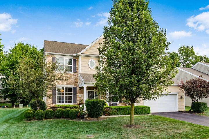 Property Photo:  1811 Ivy Street  OH 43035 