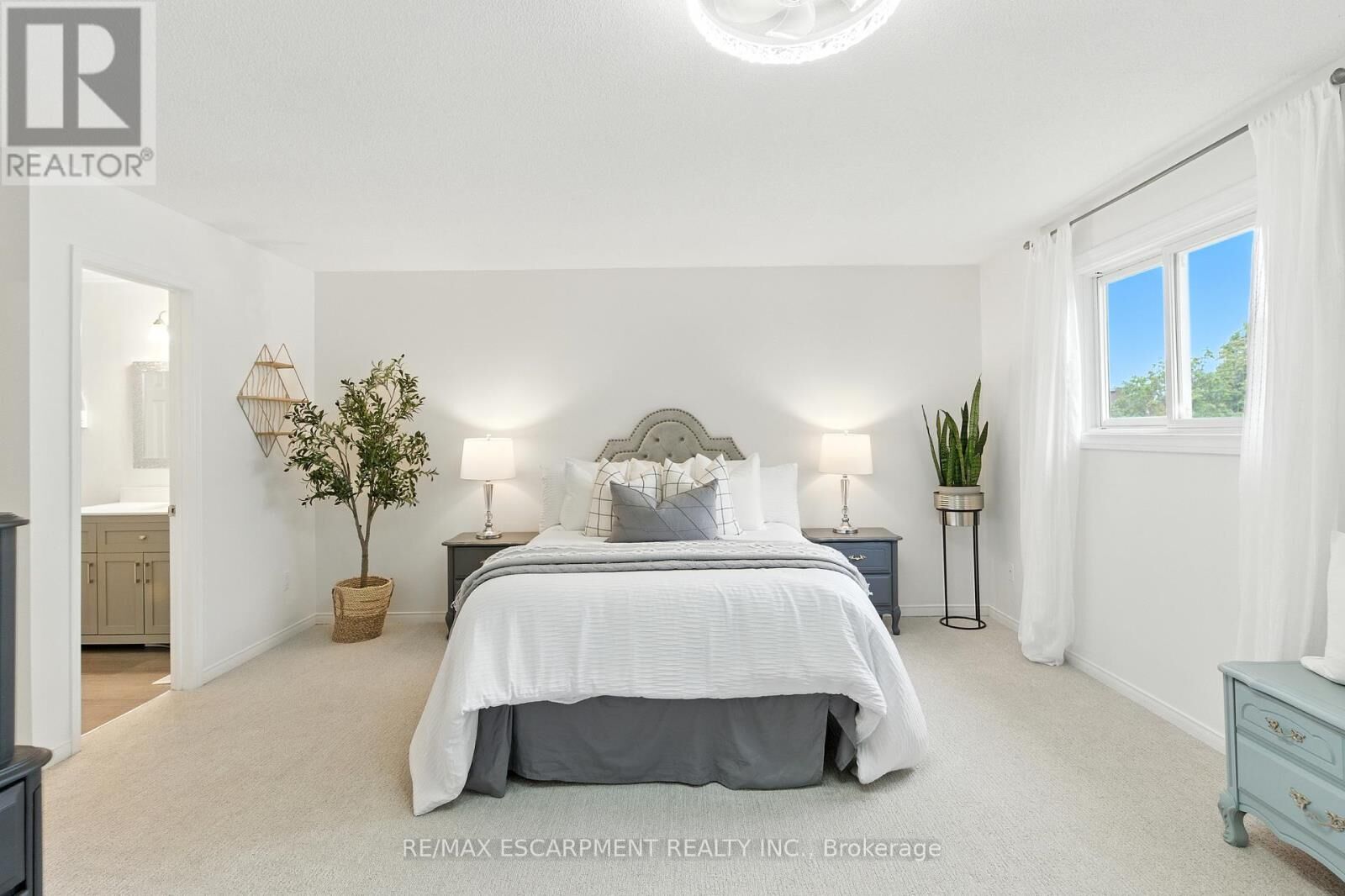 Property Photo:  415 River Oaks Boulevard West 23  ON L6H 5P7 