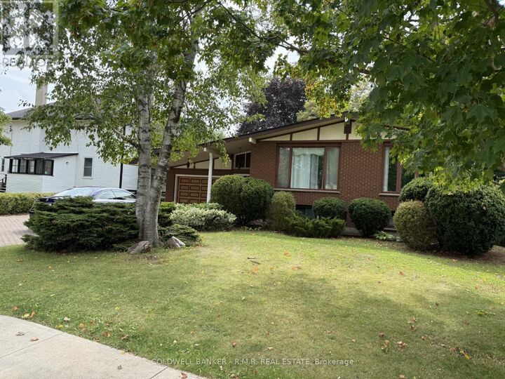 Photo de la propriété: 7 Vipond Road ON L1M 1B3