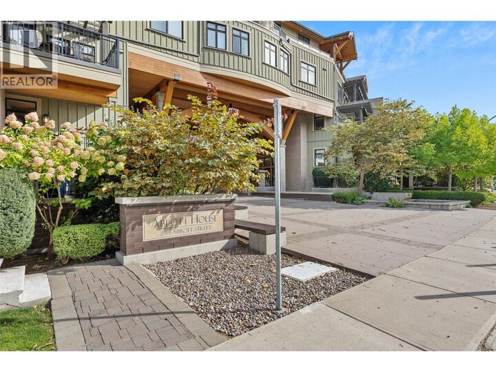 Property Photo: 2901 Abbott Street 402 BC V1Y 1G7