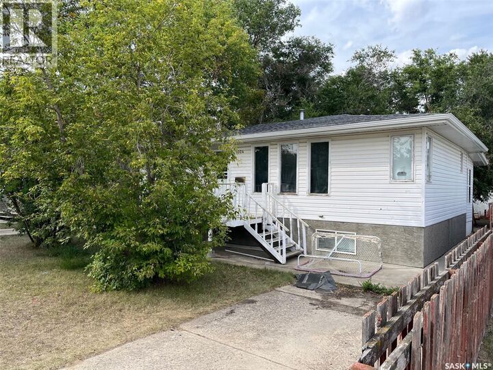 1024 Hastings Street  Moose Jaw SK S6H 5R8 photo