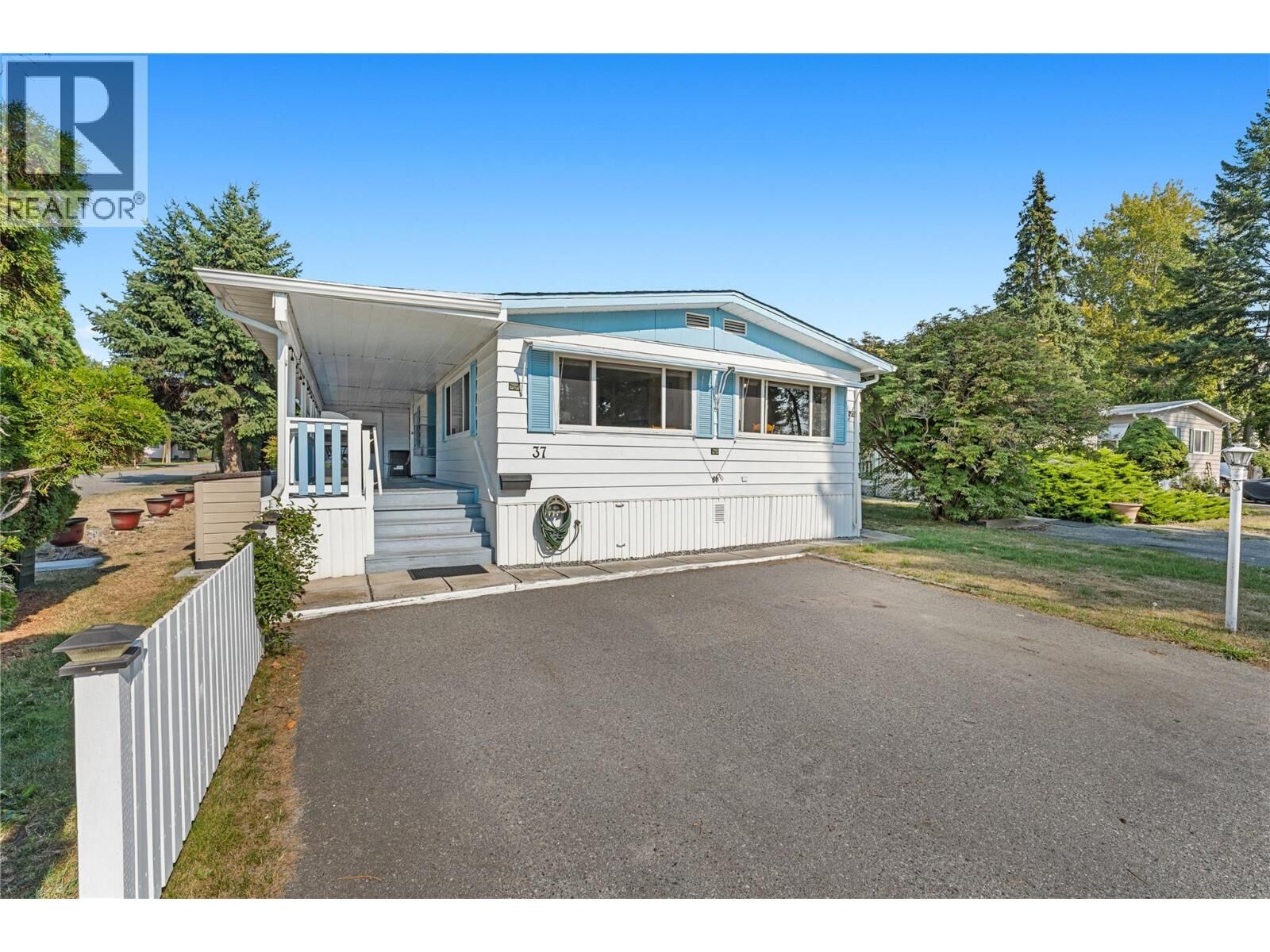 Property Photo: 1881 Boucherie Road 37 BC V4T 0C9