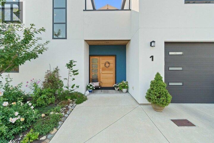 Property Photo: 1151 8 Avenue Northeast 1 BC V1E 4A5