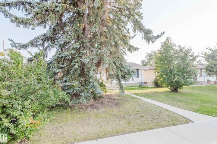 Property Photo: 11215 41 Avenue NW AB T6J 0T6