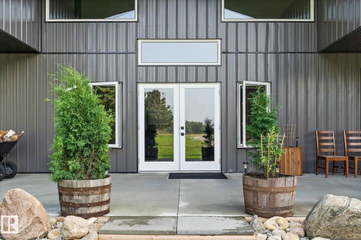 Property Photo:  54205 Rge Rd 20  AB T0E 1V0 