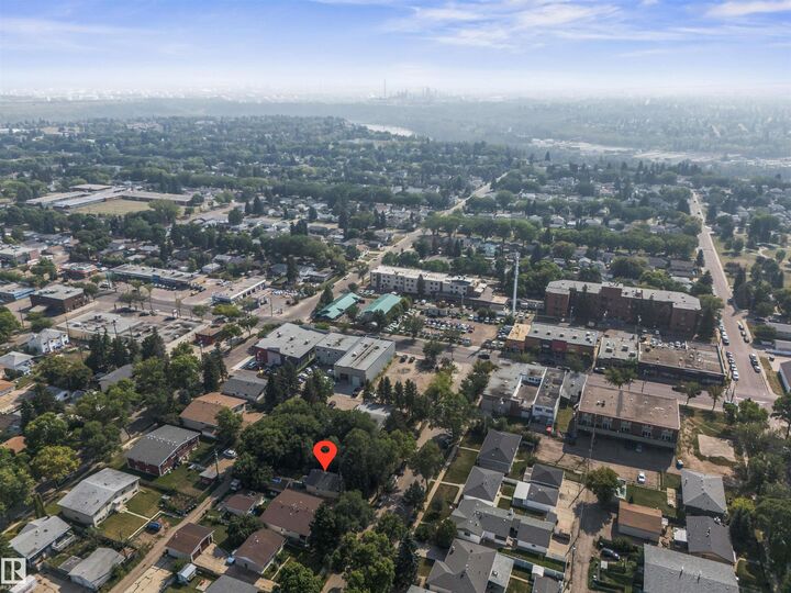 Property Photo: 11819 45 St NW AB T5W 2T3