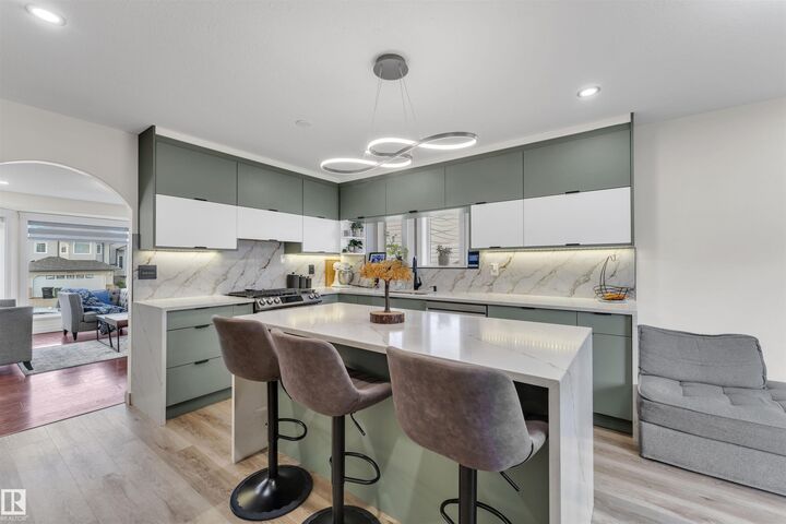 2931 151A Avenue NW  Edmonton AB T5Y 2Y5 photo