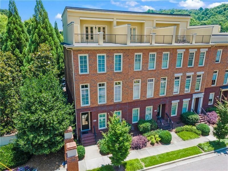 Property Photo:  900 River Vista Drive  GA 30339 